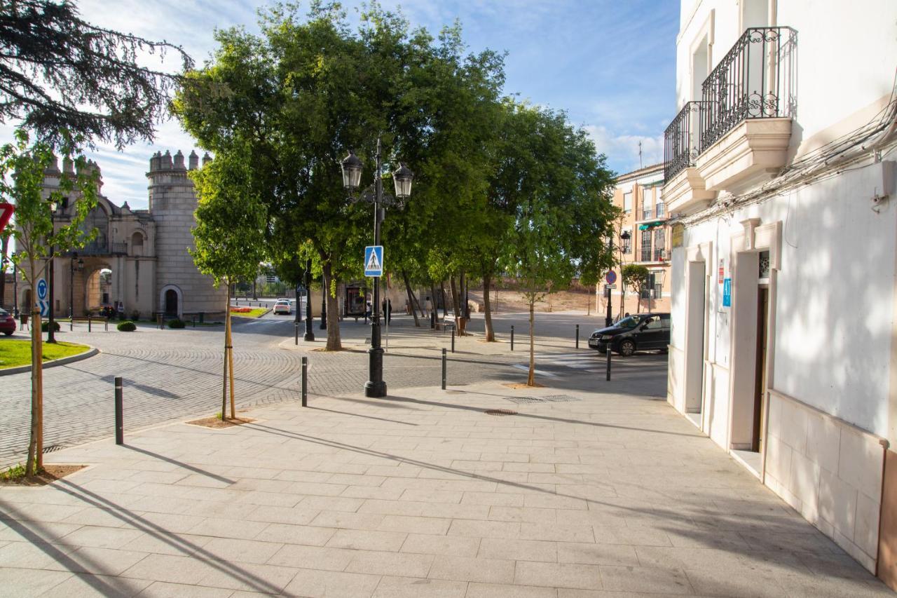 Alojamientos Puerta Palma Con Vistas Y Parking Badajoz Exterior foto